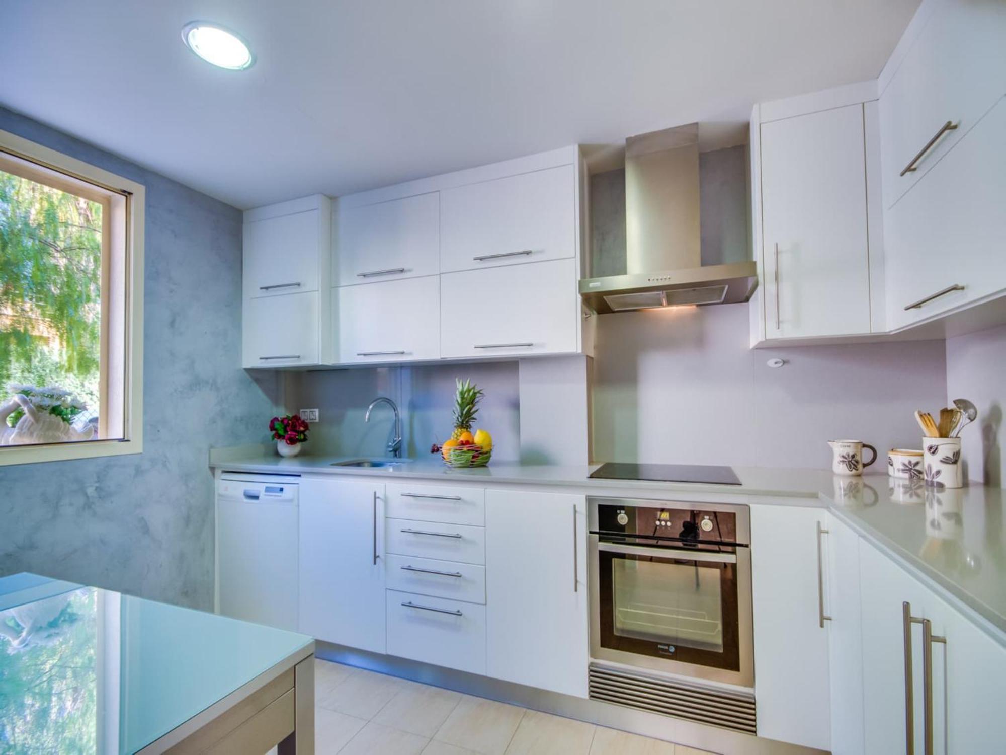 Semesterbostad Home, 200m From